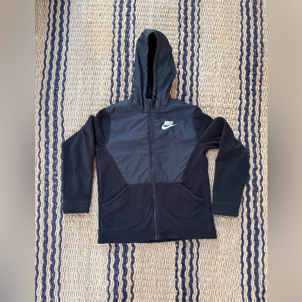 Nike Youth Boys Black Hooded Zip Up Fleece Sportswear Jacket. Size XL.